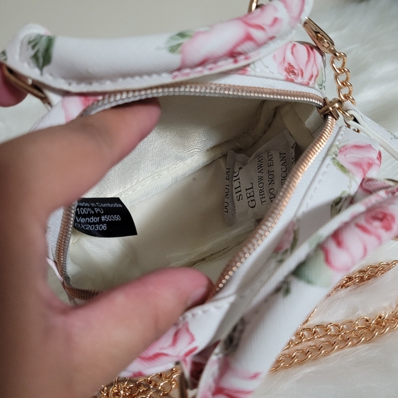 ❗Guess sling Bundle❗ - Picture 7 of 10